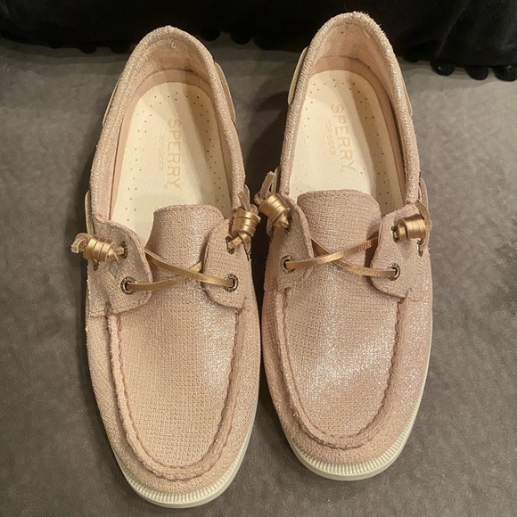 Women’s sperrys - Picture 1 of 6